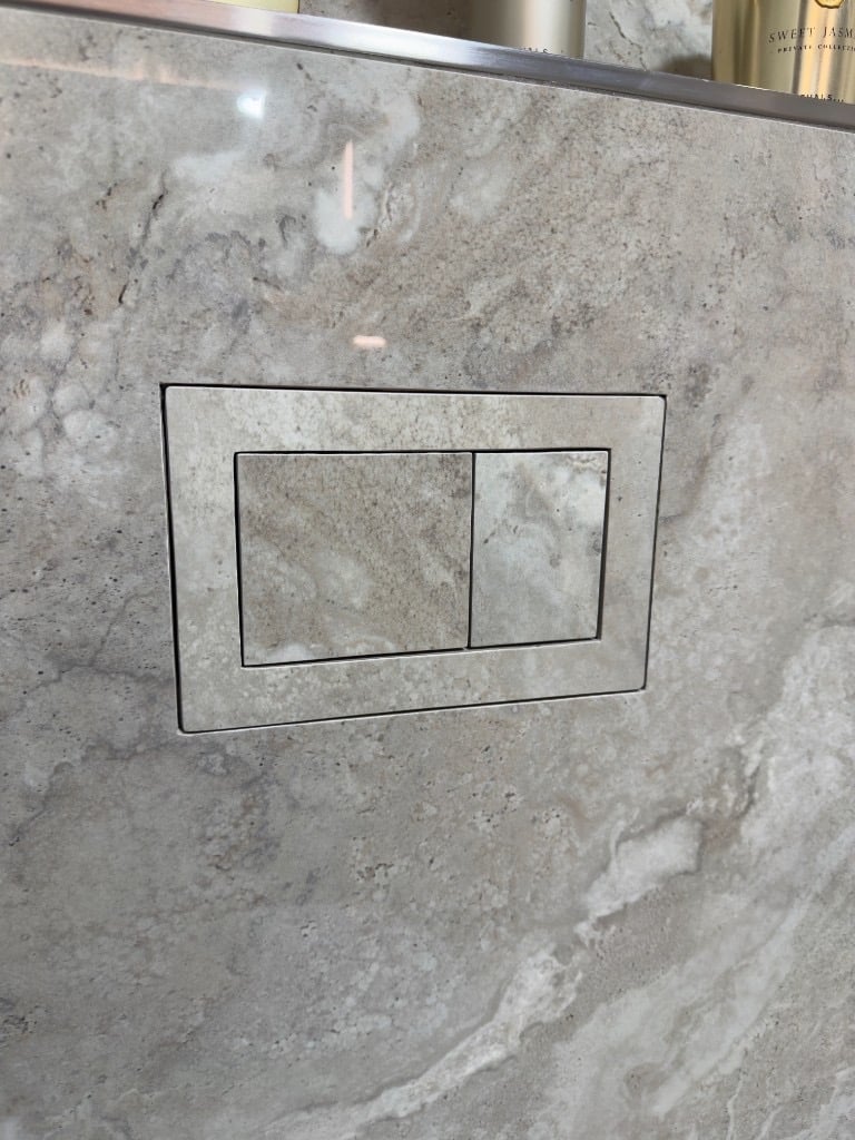 In die Wandfliesen integrierte Dual-Flush-Drückerplatte